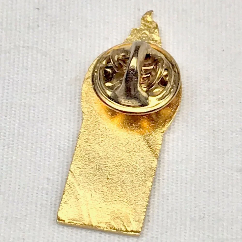 Special Olympic 1989 Manitoba Torchrun Law Enforcement Pin Vintage 80s Canada